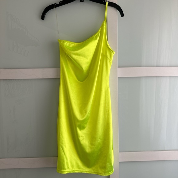 Better Be - Neon Yellow Dress - Picture 3 of 4